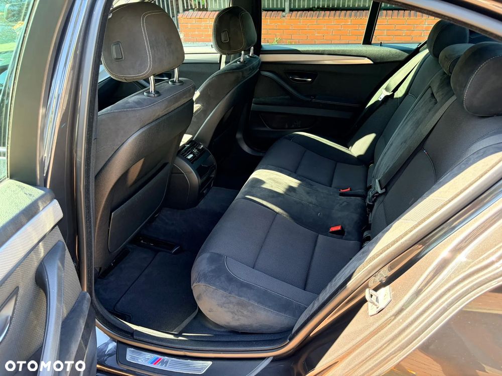 BMW Seria 5 525d xDrive - 9
