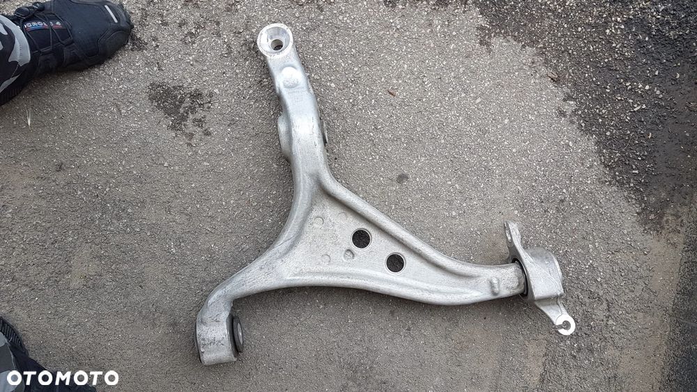 WACHACZ DOLNY LEWY MERCEDES GL ML W 166 11663300107 - 3