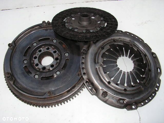 AVENSIS T22 2,0 TD KOŁO DWUMASOWE SPRZĘGŁO - 1