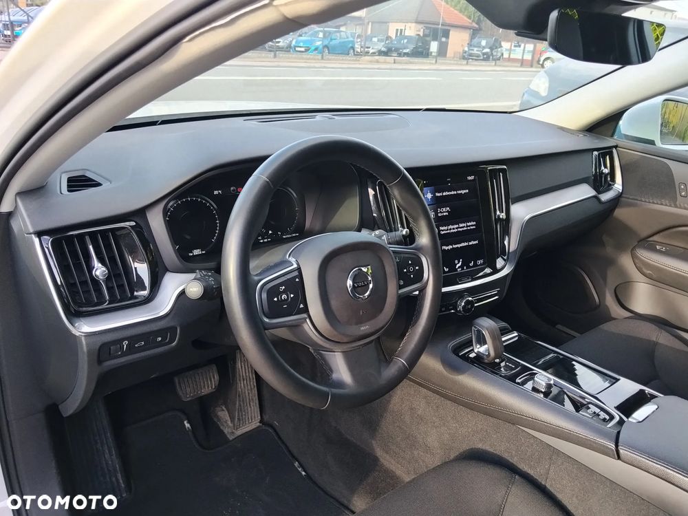 Volvo V60 T6 AWD Plug-In Hybrid Plus Dark - 8