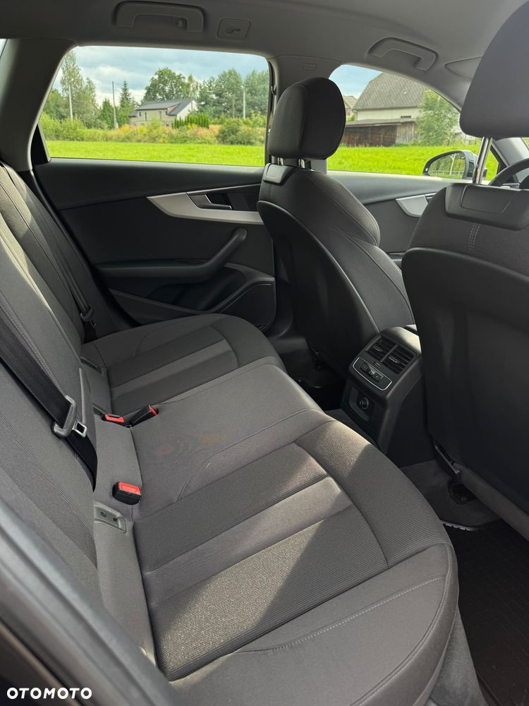 Audi A4 Avant 35 TDI S tronic - 33