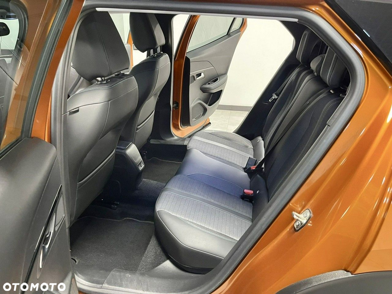 Peugeot 2008 PureTech 130 Allure - 30