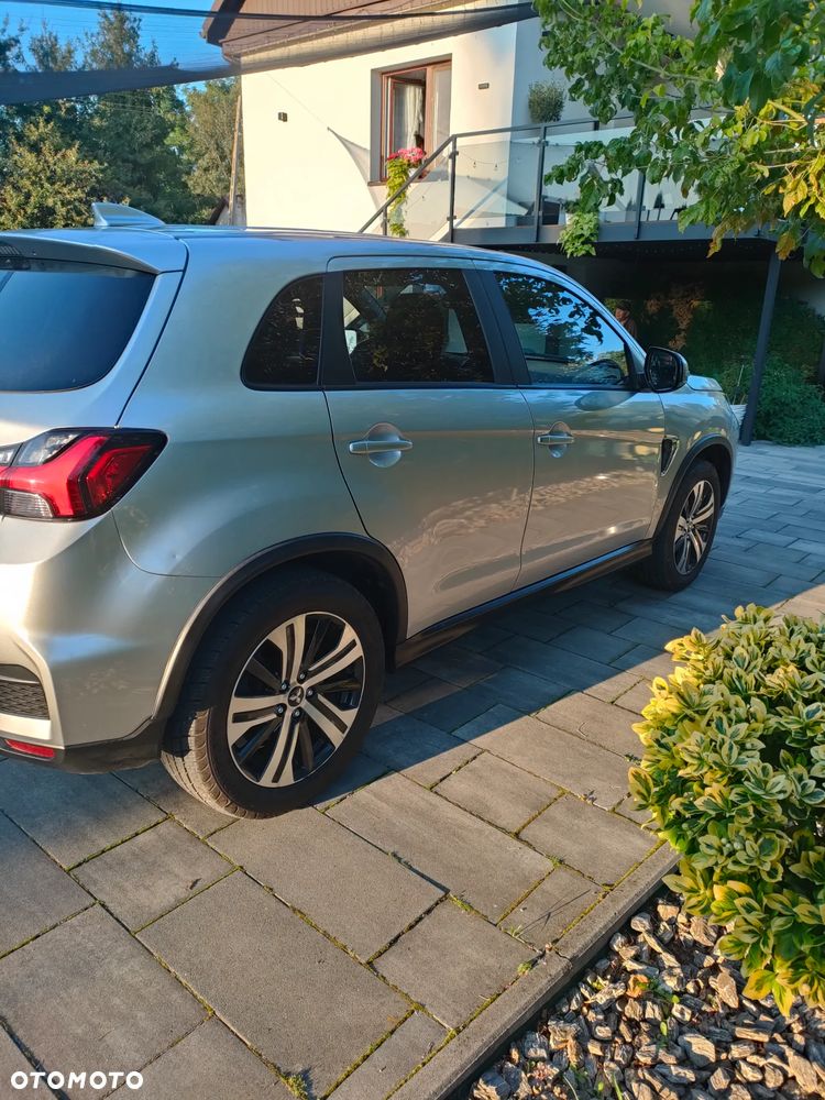 Mitsubishi Outlander 2.0 Intense + Navi 4WD CVT - 4