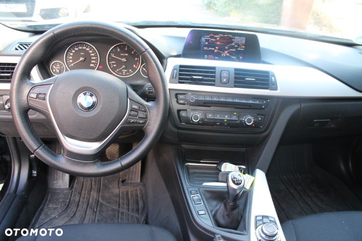 BMW Seria 3 318d Modern Line - 14