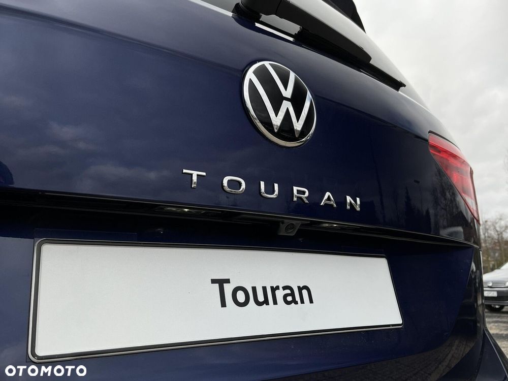 Volkswagen Touran - 12