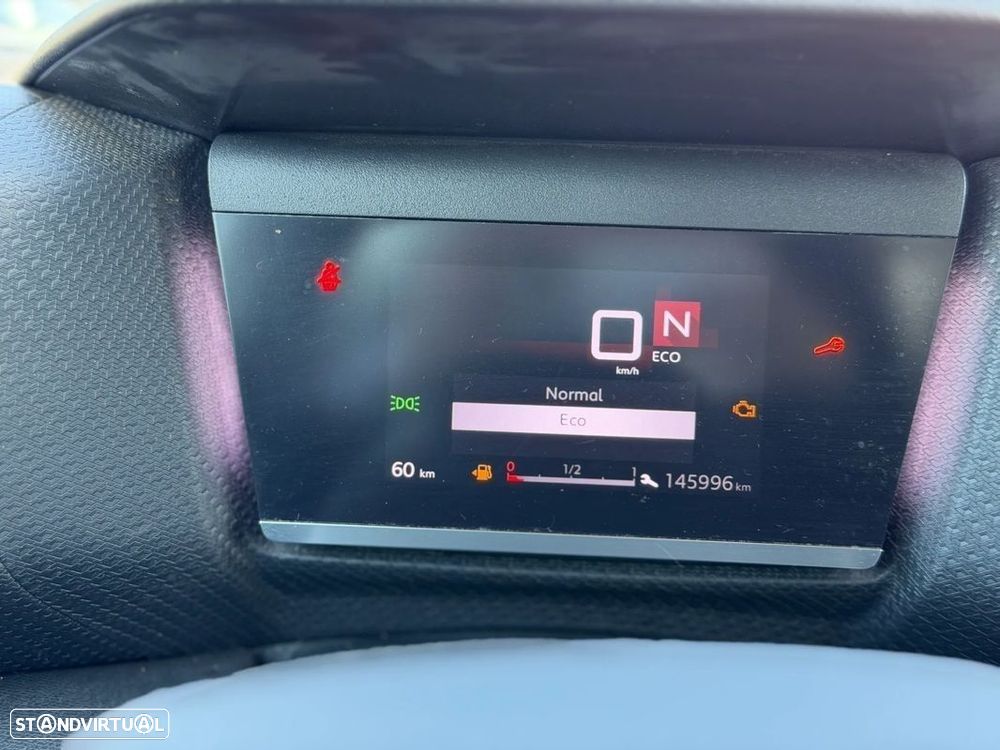 Citroën C4 BlueHDi 130 Stop&Start EAT8 SHINE - 29