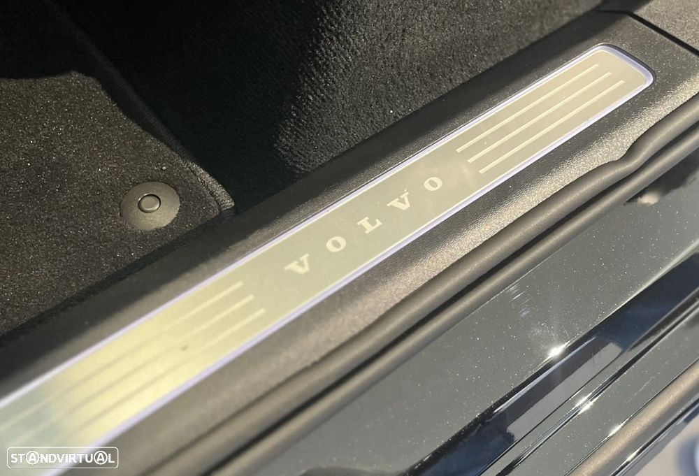 Volvo XC 90 2.0 T8 PHEV Plus Dark AWD - 40