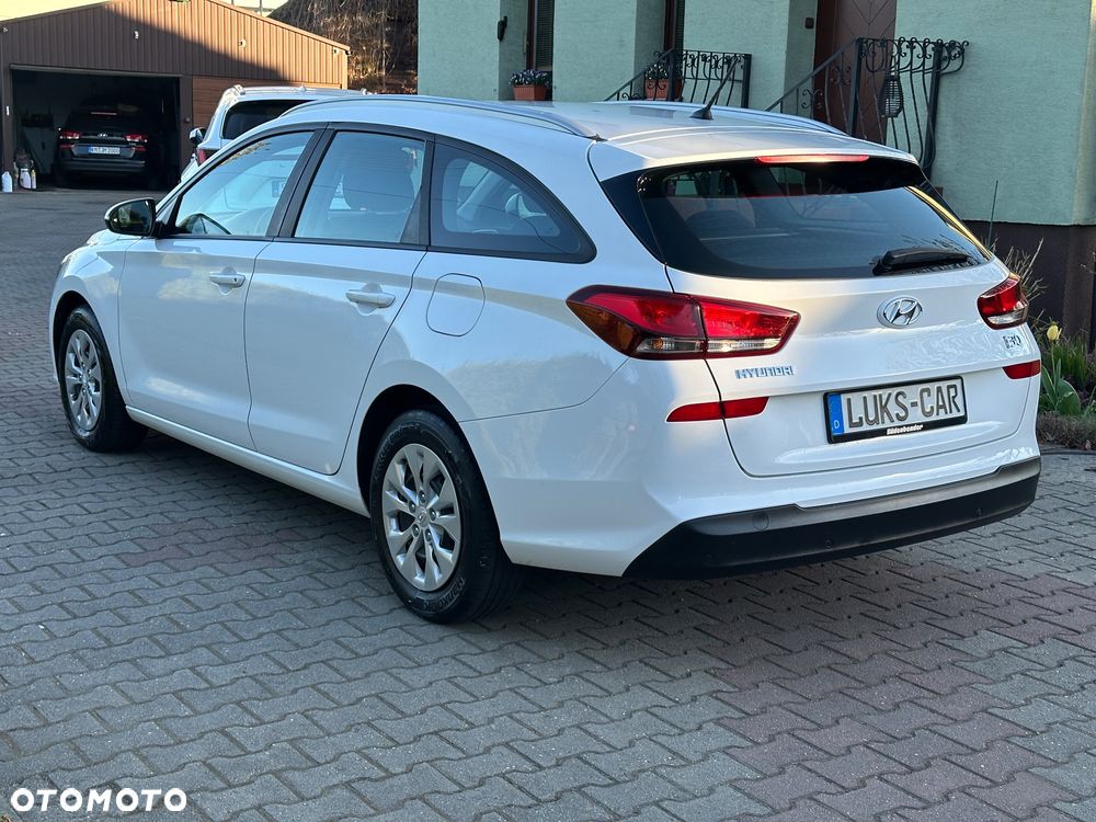 Hyundai i30 blue Kombi 1.4 Trend - 3