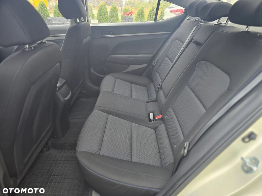 Hyundai Elantra ver-1-6-classic-plus - 18
