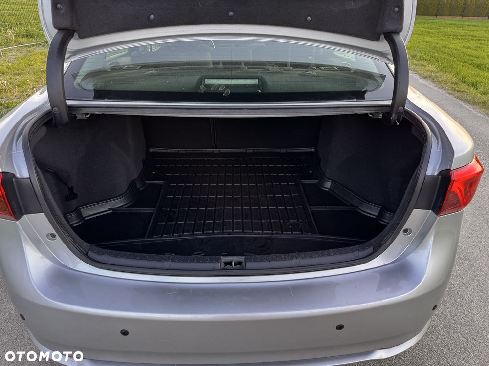 Toyota Avensis - 6