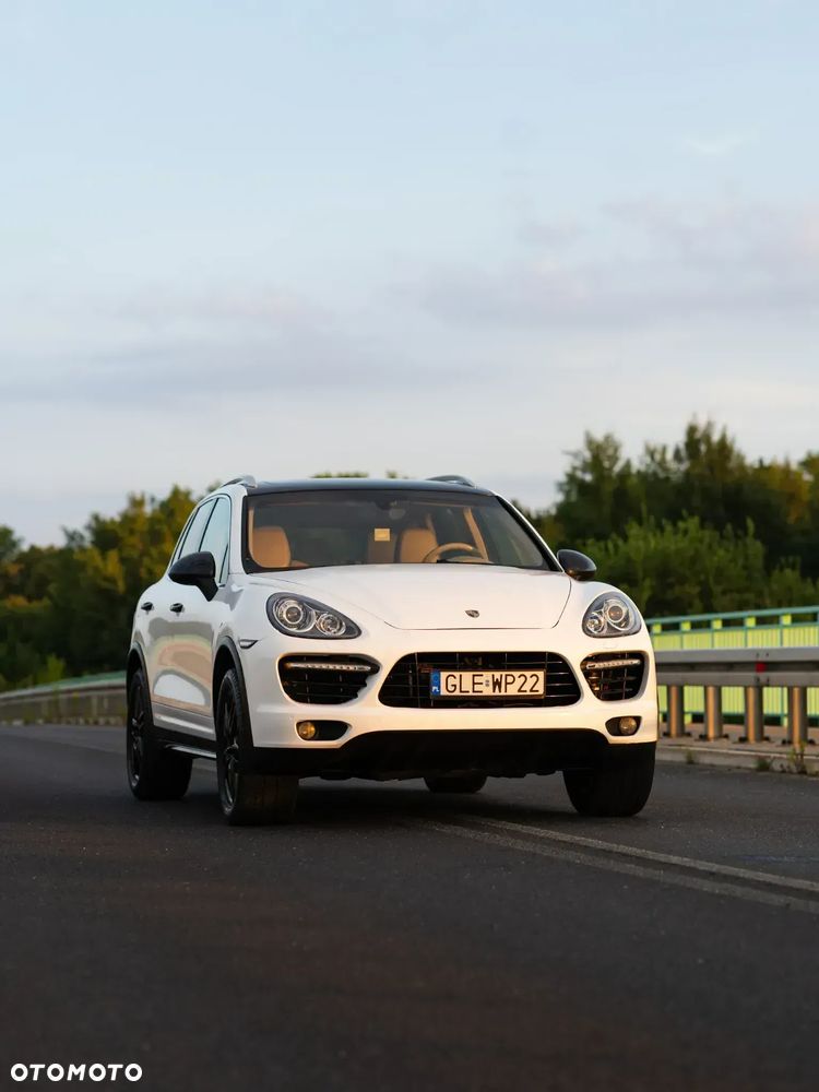 Porsche Cayenne - 1