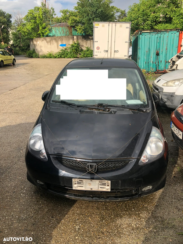Dezmembrez Honda Jazz 2006 negru