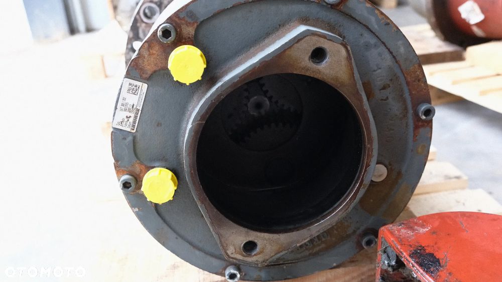 reduktor SAT 300/285 obrotu do koparki liebherr  miedzy innymi LH40 ,LH50 - 5