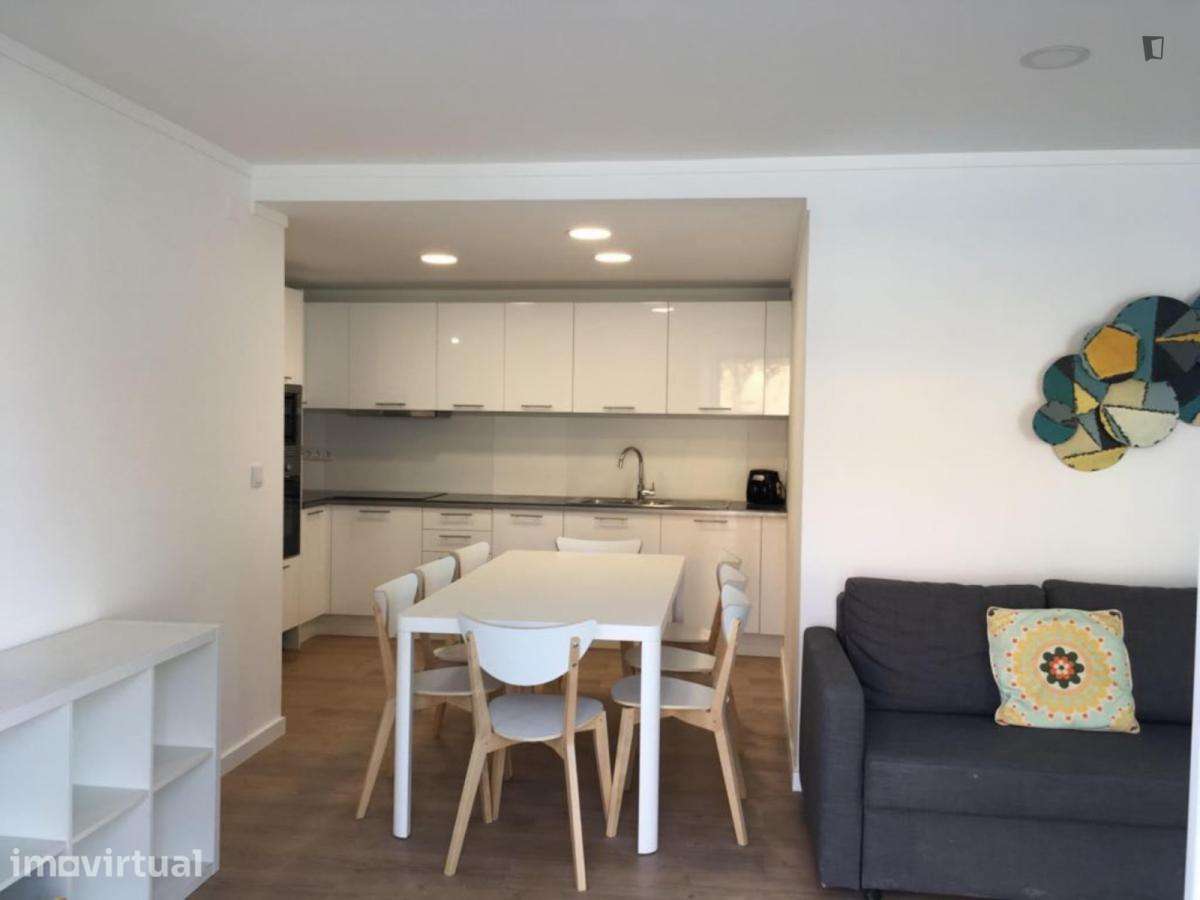 Quarto - localizado em Setubal - Grande imagem: 5/8