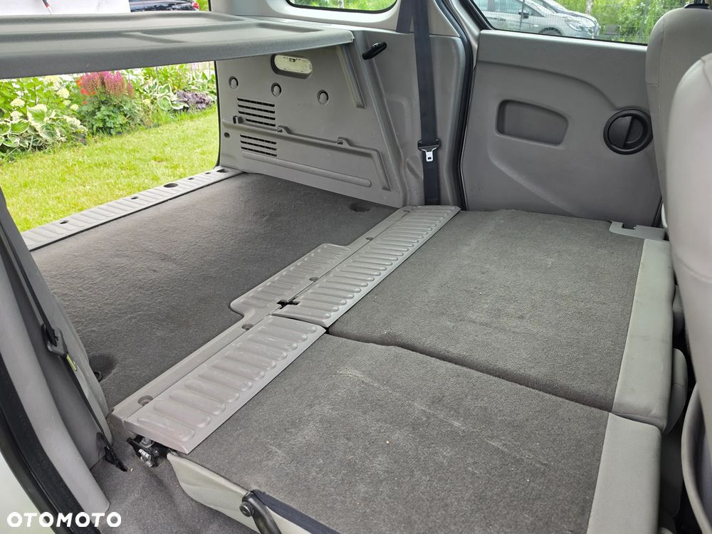 Renault Kangoo 1.6 8V 90 Happy Family - 17