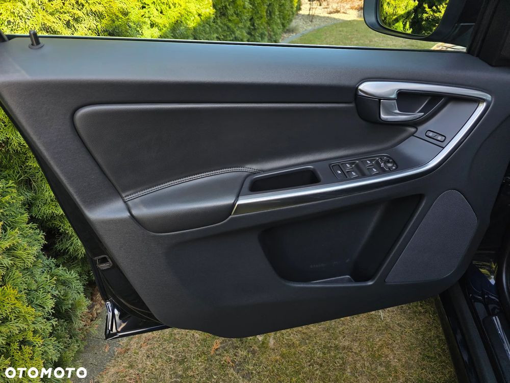 Volvo XC 60 D4 Geartronic Summum - 21