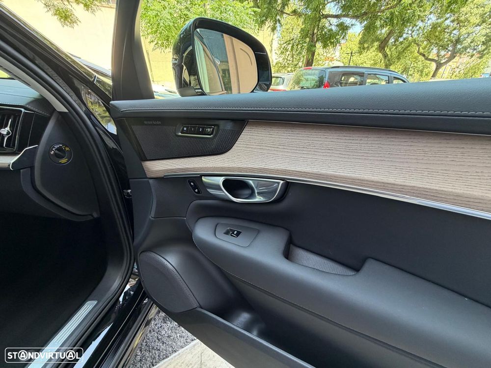 Volvo XC 90 2.0 T8 PHEV Plus Bright AWD - 24