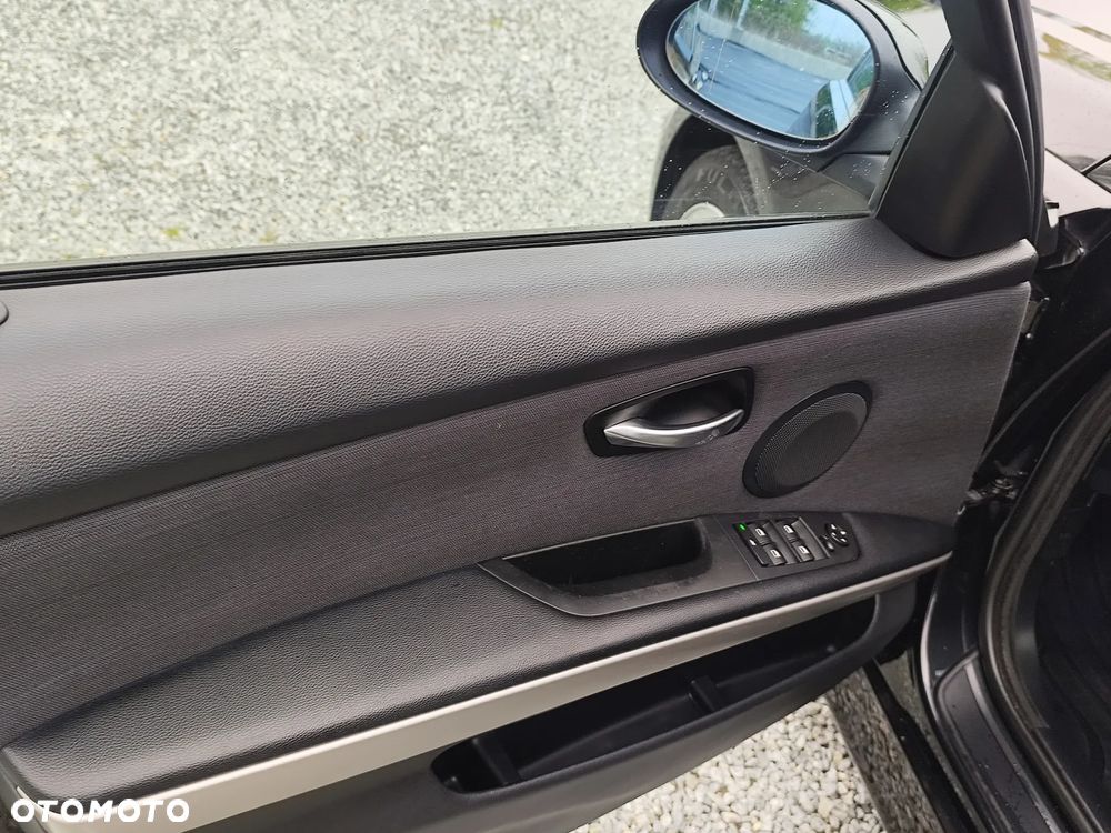 BMW Seria 3 318i - 12
