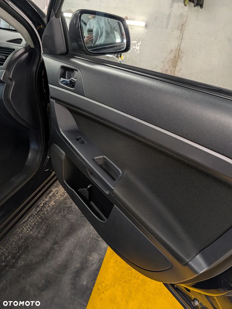 Mitsubishi Lancer 1.6 Invite - 10