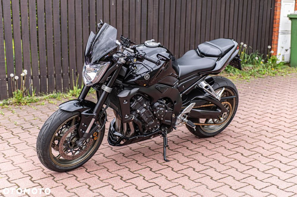 Yamaha FZ - 17