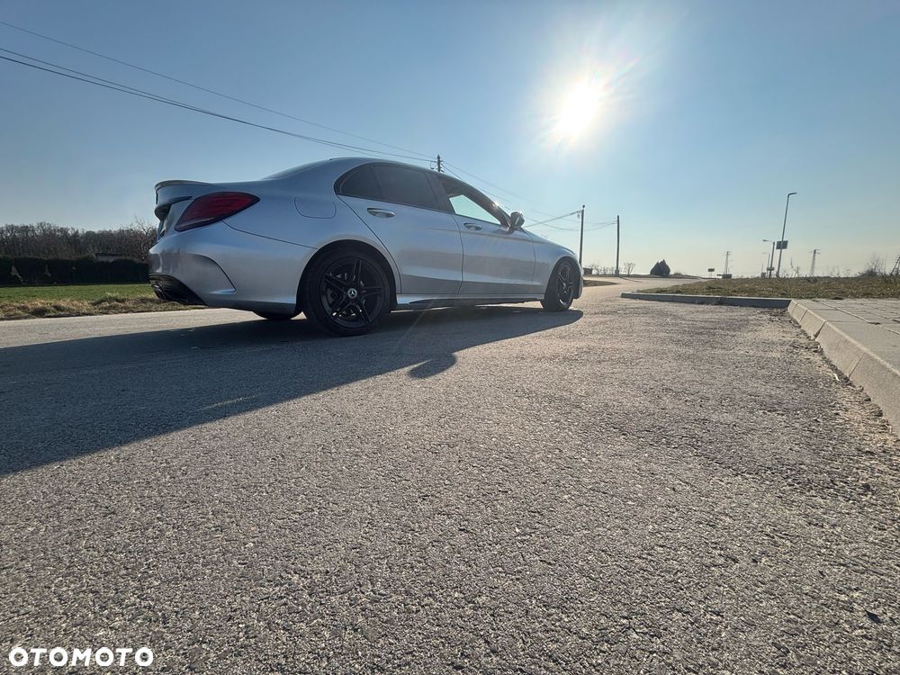 Mercedes-Benz Klasa C 300 9G-TRONIC AMG Line - 13