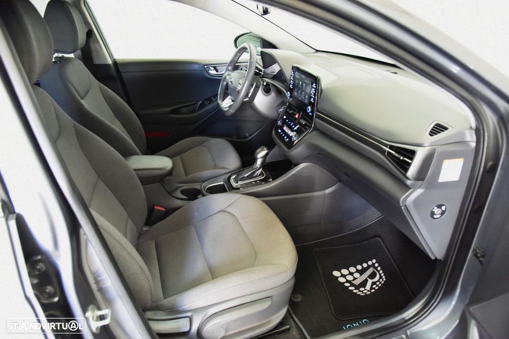 Hyundai Ioniq - 25