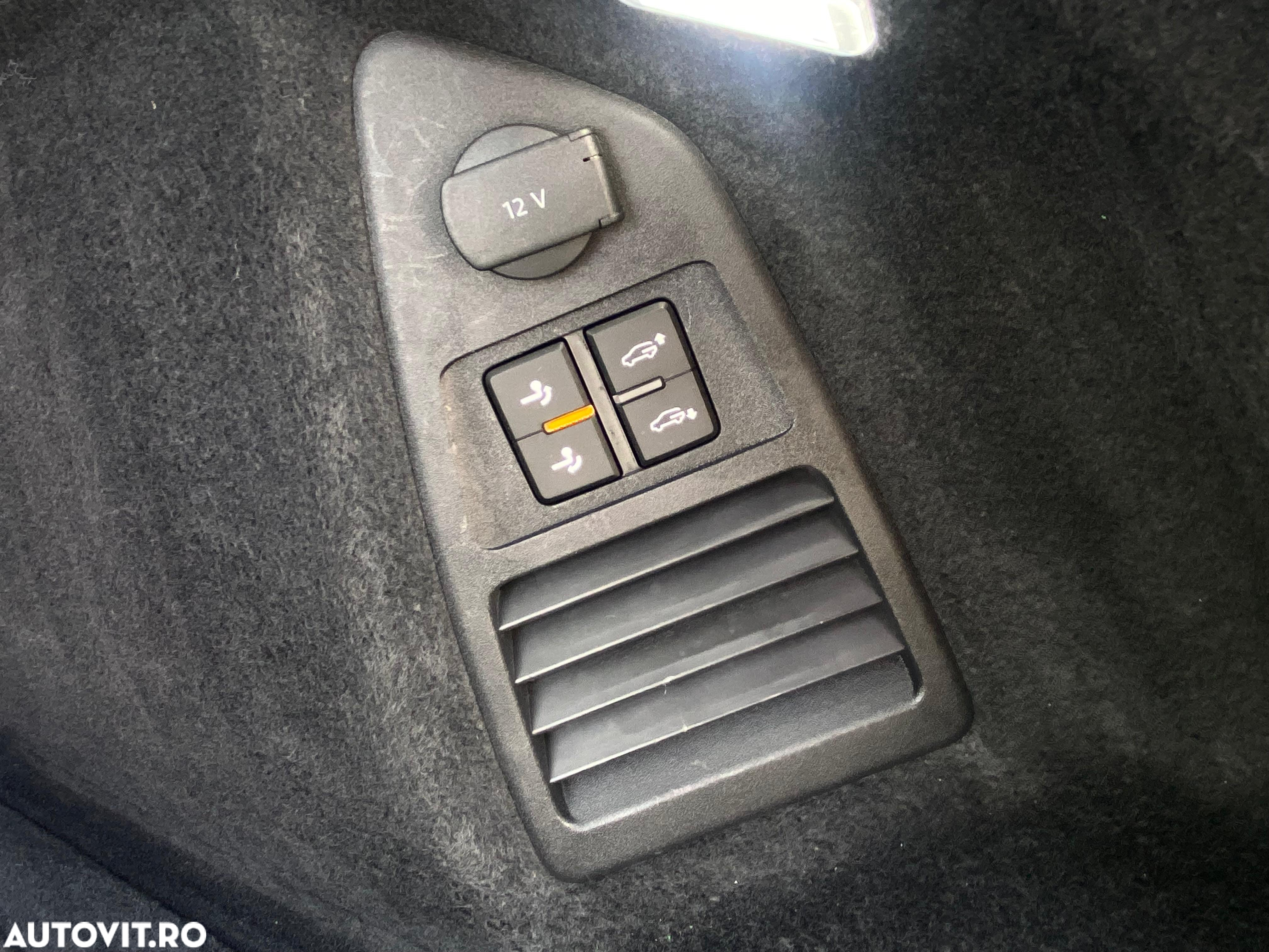 Volkswagen Touareg 3.0 V6 TDI 4Motion DPF Automatik R-Line - 32