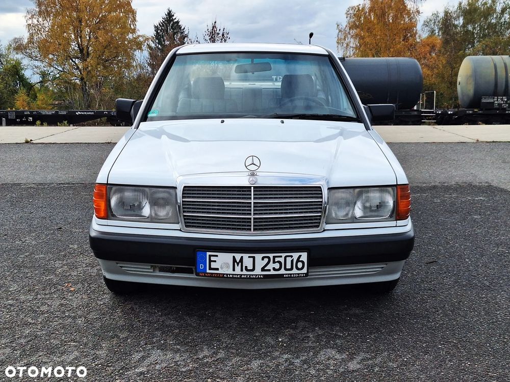 Mercedes-Benz W201 (190) - 5