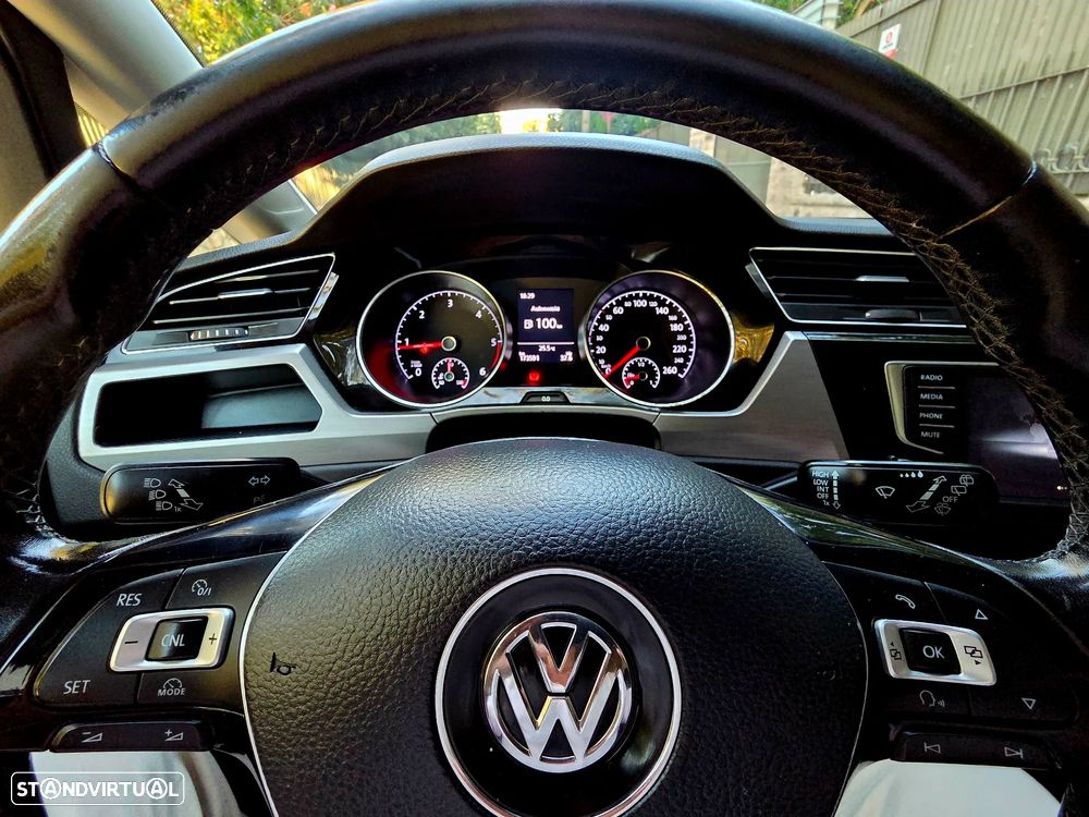 VW Touran 1.6 TDI Confortline - 12