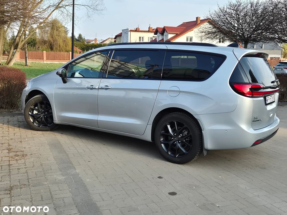 Chrysler Pacifica - 15