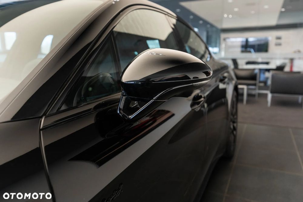 Porsche Panamera 4 E-Hybrid PHEV - 35