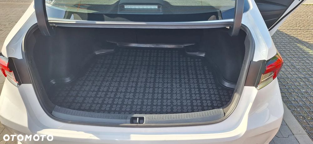 Toyota Corolla 1.8 Hybrid GPF Comfort - 12