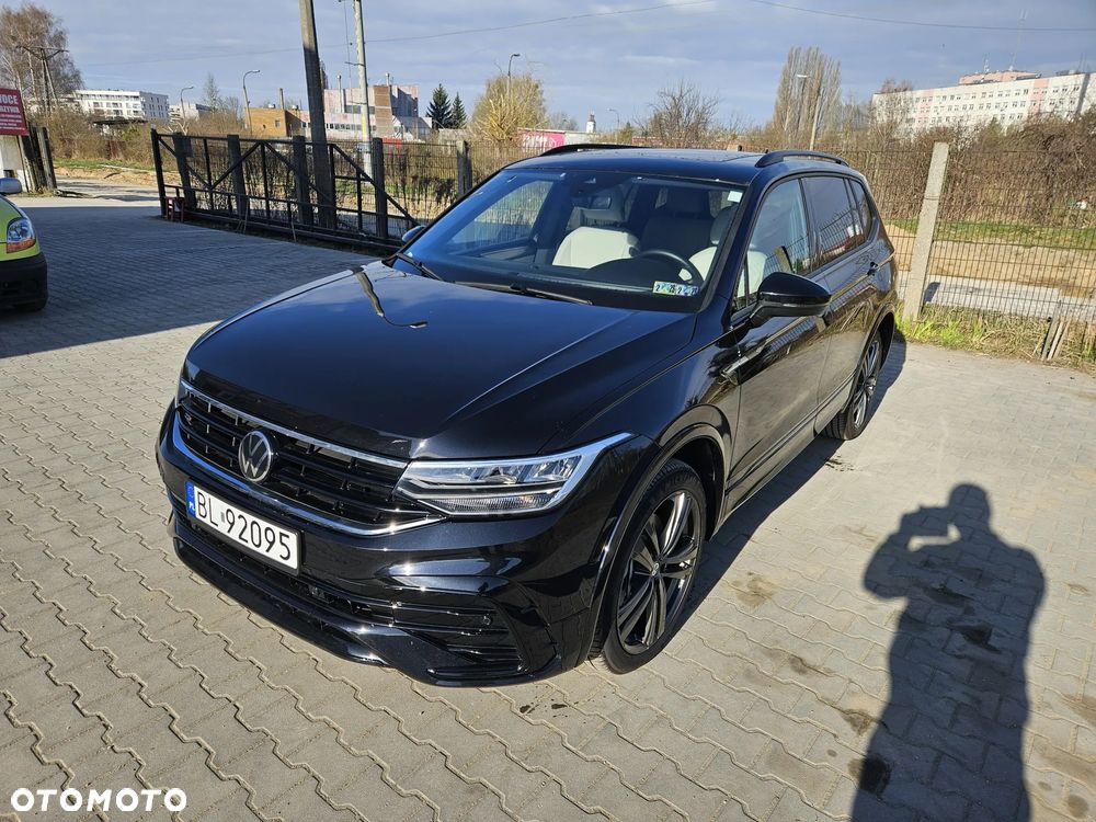 Volkswagen Tiguan - 1