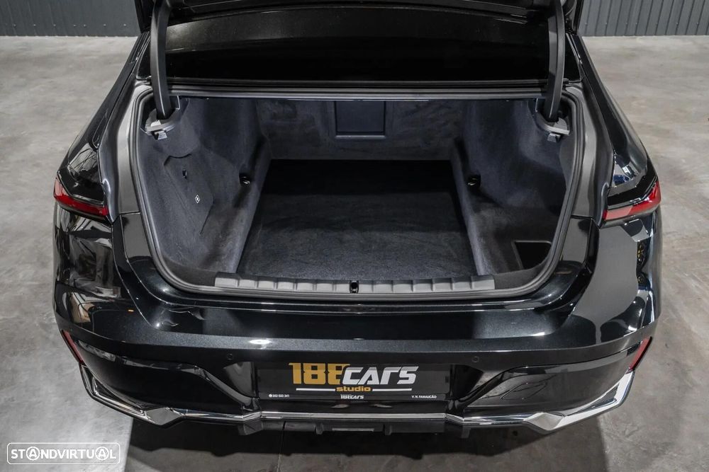 BMW 750 750e xDrive Pack Desportivo M - 57