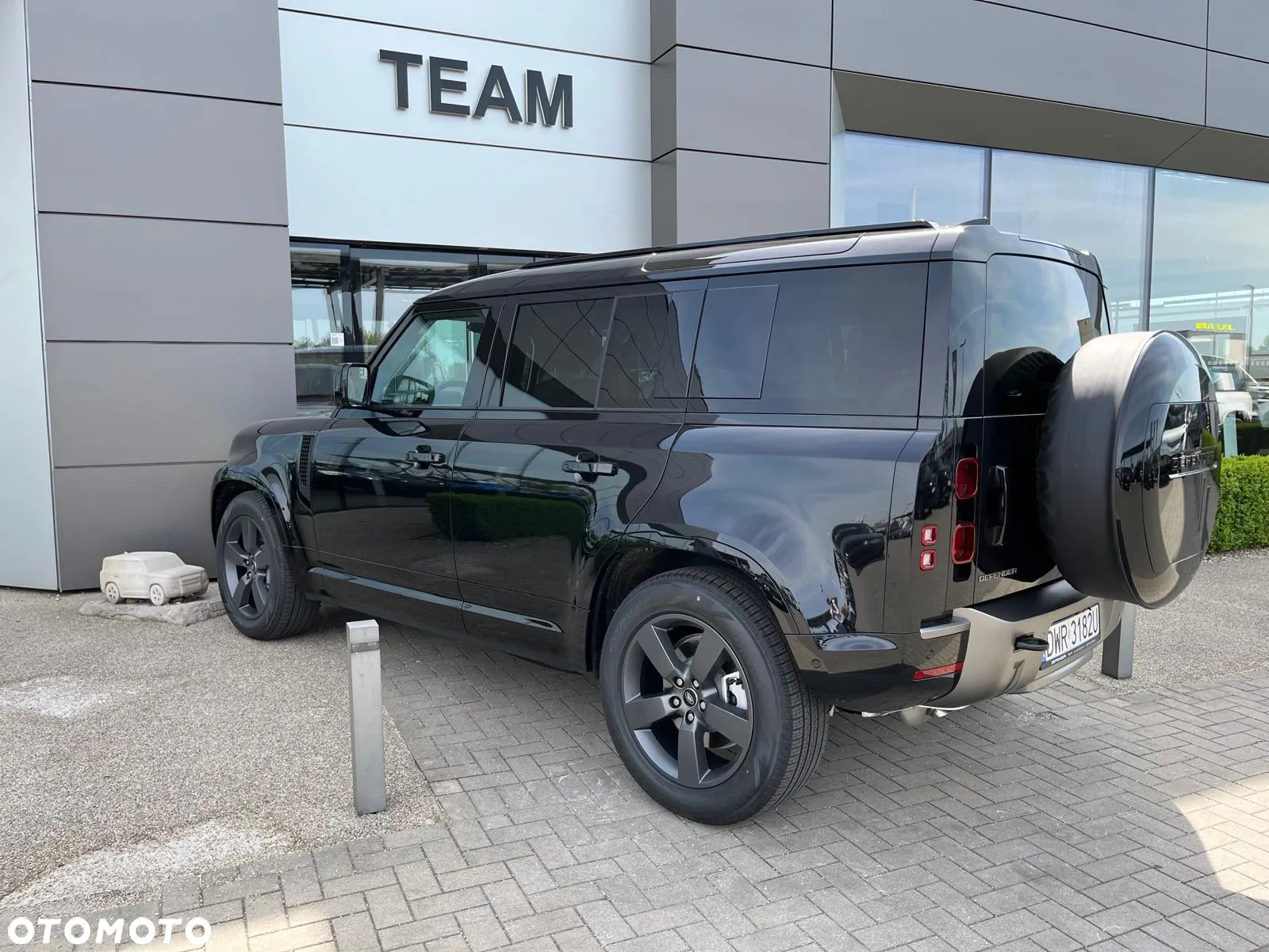 Land Rover Defender - 19