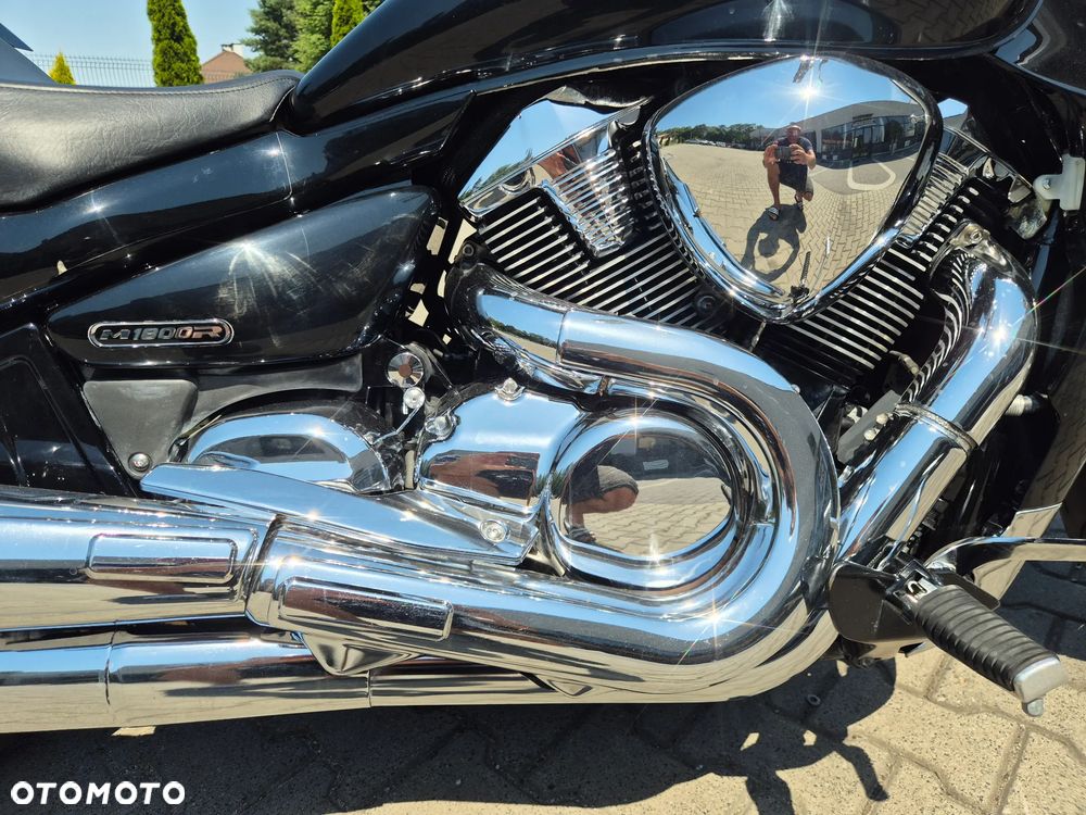 Suzuki Intruder - 4