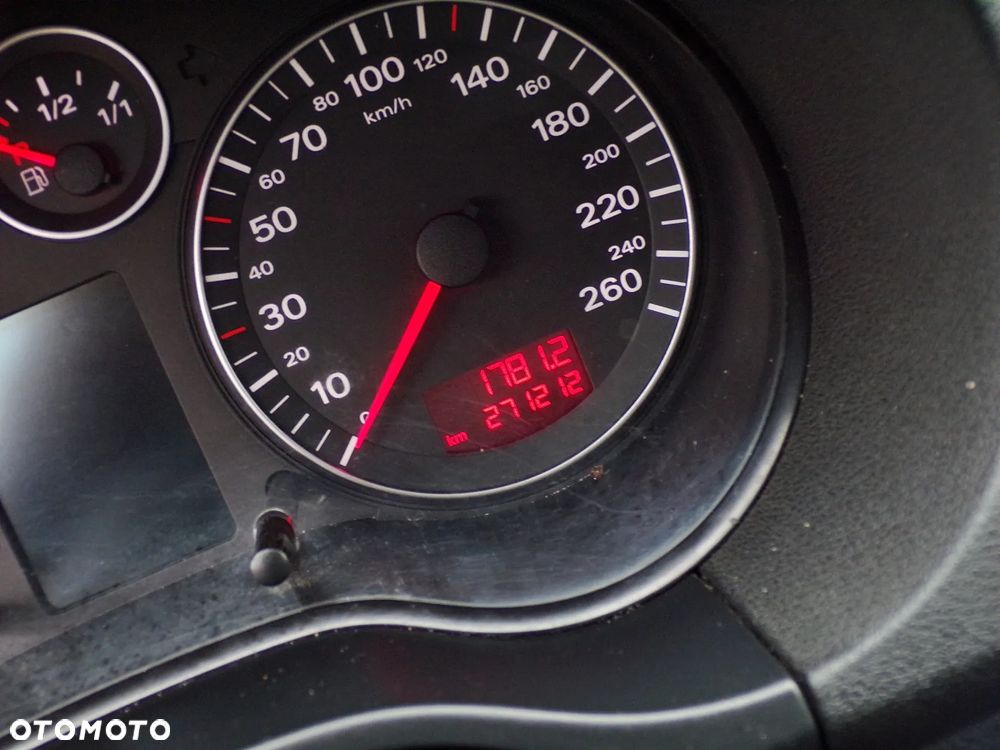 Audi A3 Sportback 1.9 TDI S line Sportpaket plus - 18