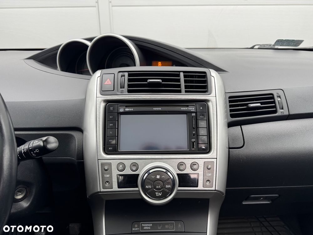 Toyota Verso 2.0 D-4D - 11