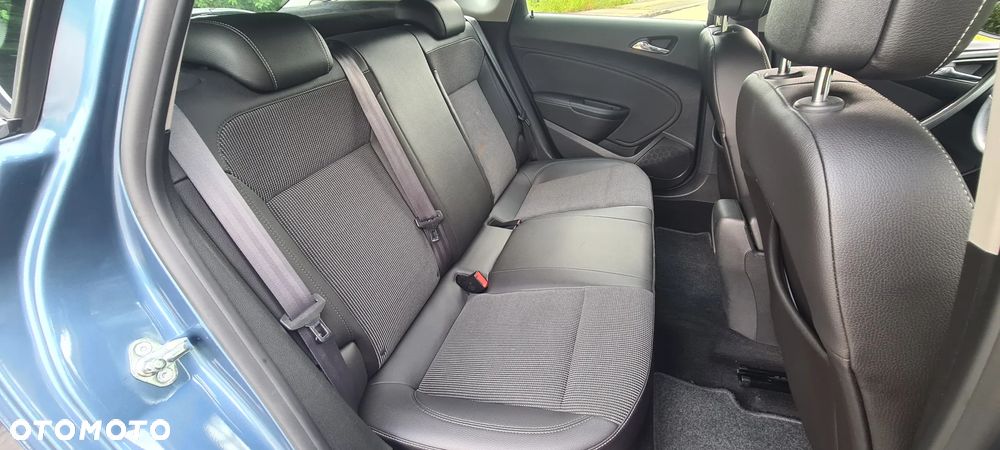 Opel Astra 1.4 T Cosmo - 18