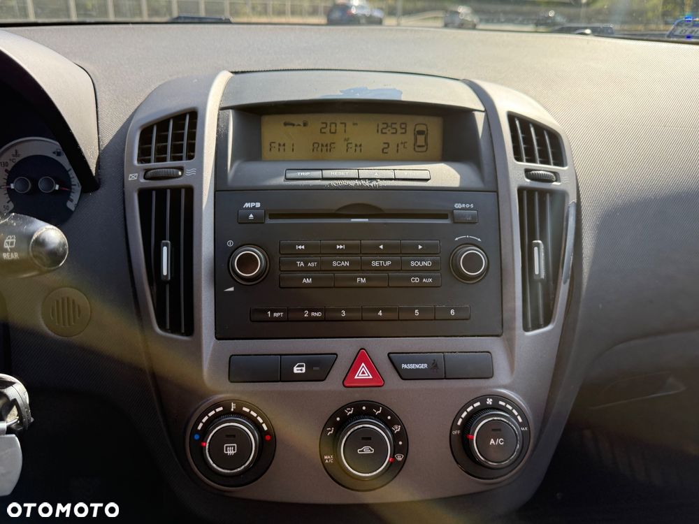 Kia Ceed 1.4 Comfort + - 16