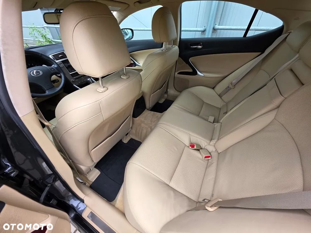 Lexus IS 250 Prestige - 8