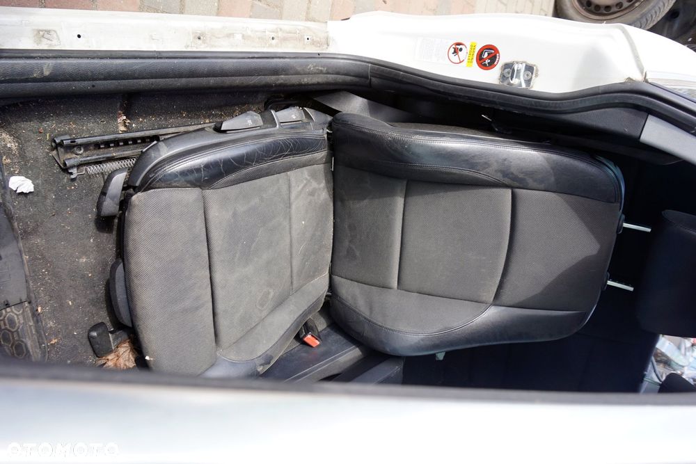FOTEL PRZEDNI PRAWY 1 E81 LIFT 3D HB PÓŁSKÓRA BMW 2007-2011 - 1