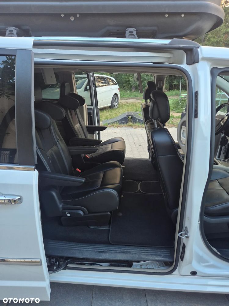 Chrysler Town & Country 3.6 Limited - 8