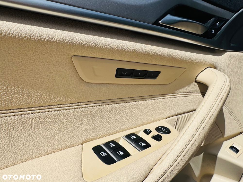 BMW Seria 5 518d - 14