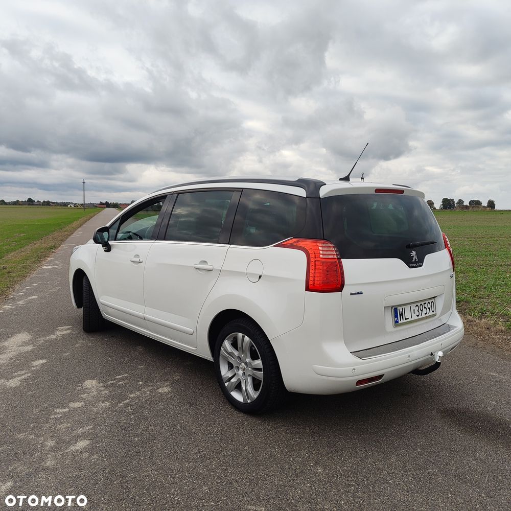 Peugeot 5008 - 8