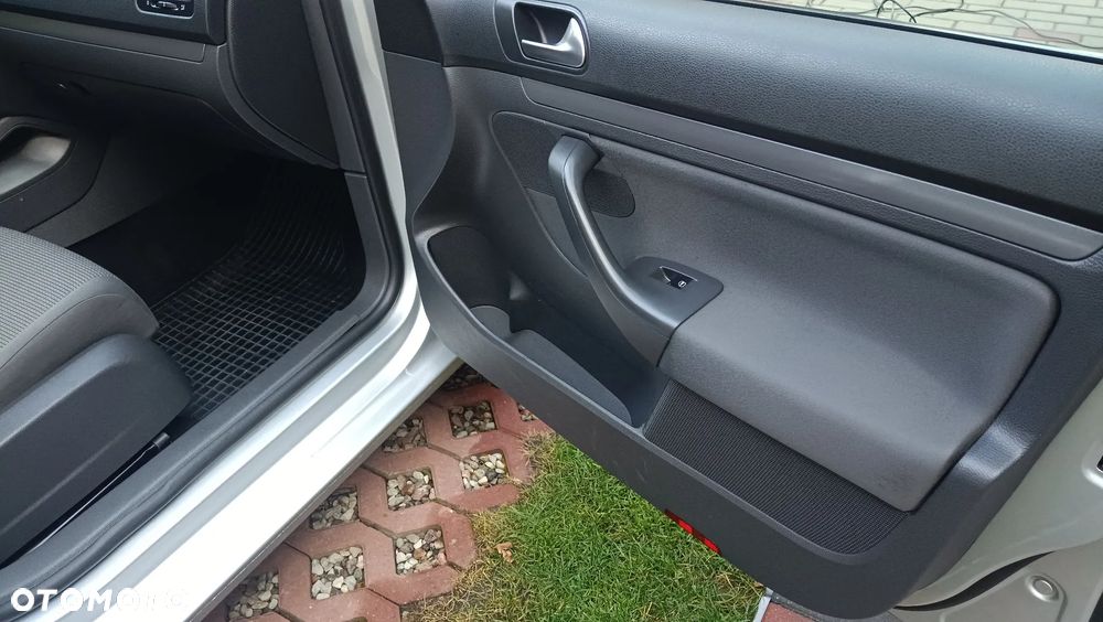 Volkswagen Jetta 1.9 TDI Trendline - 16