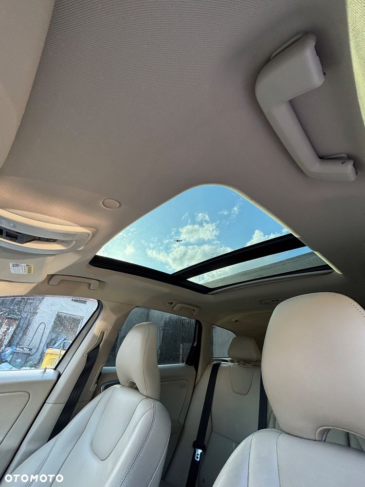Volvo XC 60 B5 B AWD Essential - 27
