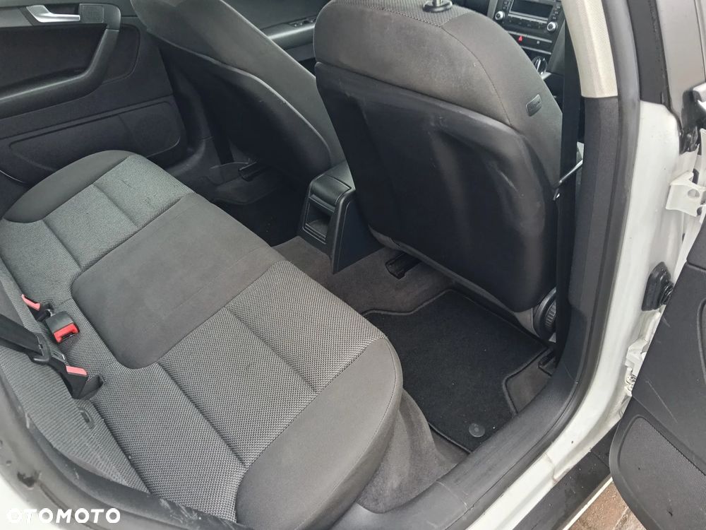 Audi A3 Sportback 1.6 Ambiente - 9