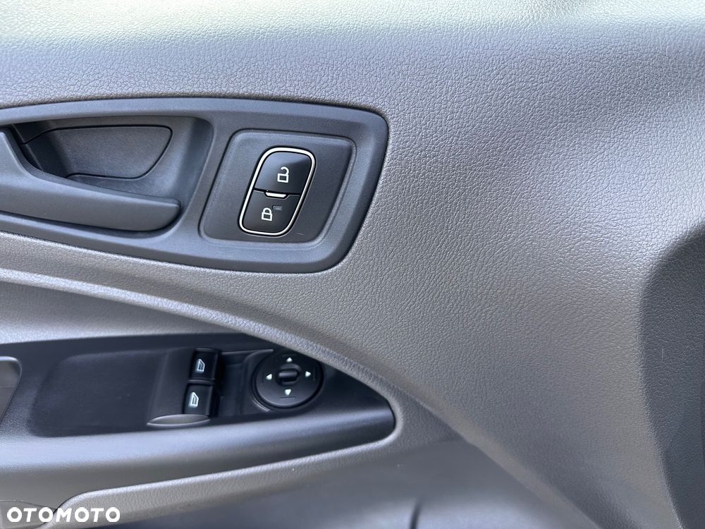 Ford Transit Connect - 15