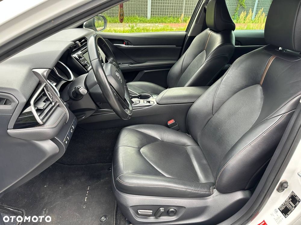 Toyota Camry 2.5 Hybrid Executive CVT - 5